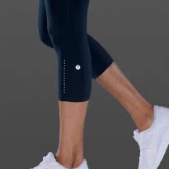 Lululemon All the right place High Rise Crop 23' Size 12 - Picture 4 of 9